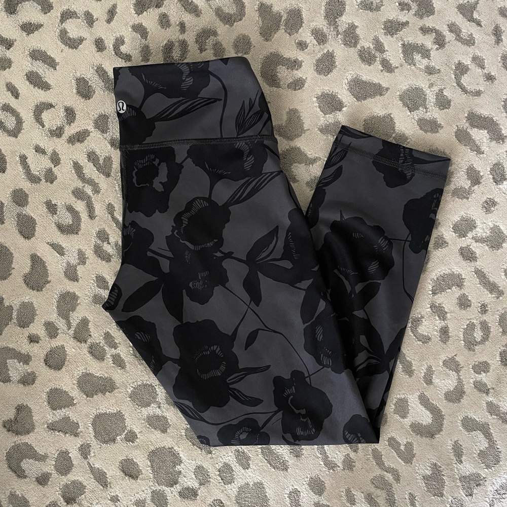 New Condition! Lululemon Cropped Black and Grey Soft Leggings Size 4